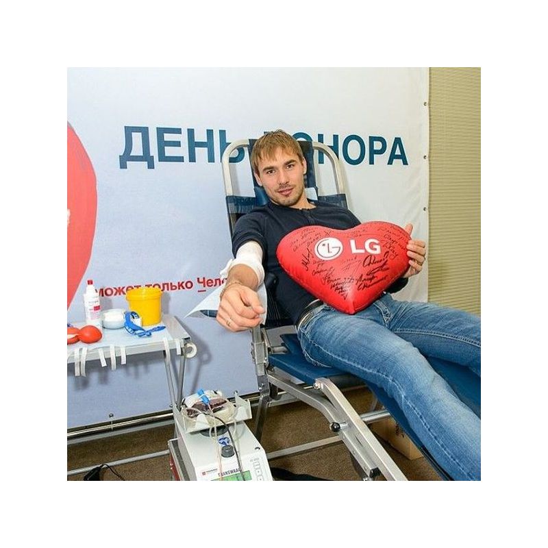 Президент и учредитель Благотворительного фонда Антон Шипулин принял участие в акции "День донора"